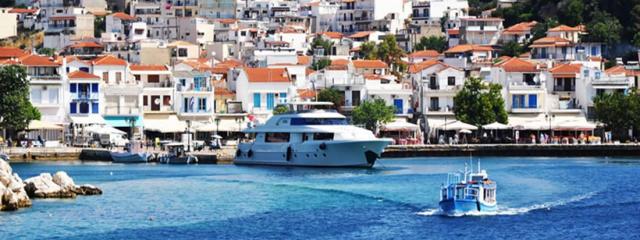 Μονοήμερη Κρουαζιέρα στη Σκιάθο – Κουκουναριές