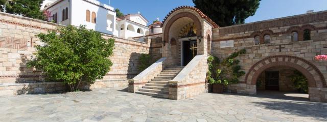 Μονοήμερη Εκδρομή προσκύνημα στον Άγιο Θεοδόση ​​​​​​​φαγητό στο Λυγουριό