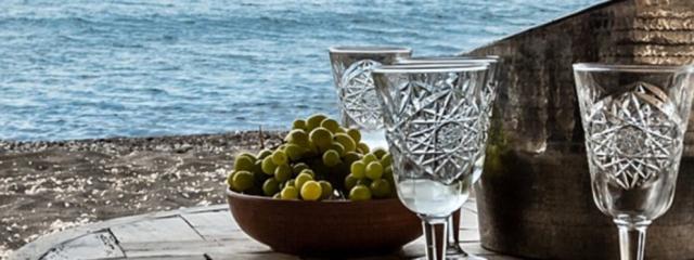 Theros Wave Bar Restaurant