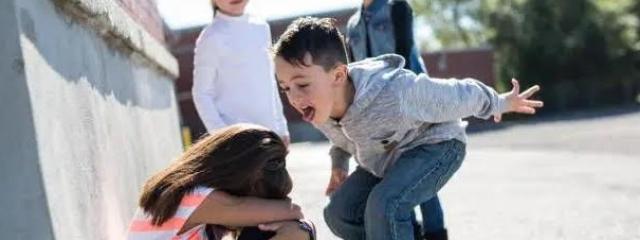 Πώς να μιλήσετε στο παιδί σας αν δέχεται Bullying