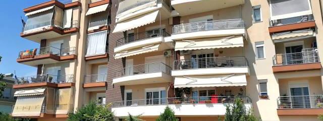 Τετραώροφη οικοδομή κατοικιών με πυλωτή στο Καλοχώρι Θεσσαλονίκης