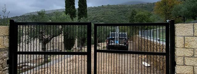 Railings - Fences & Yard Gates {noPicture}