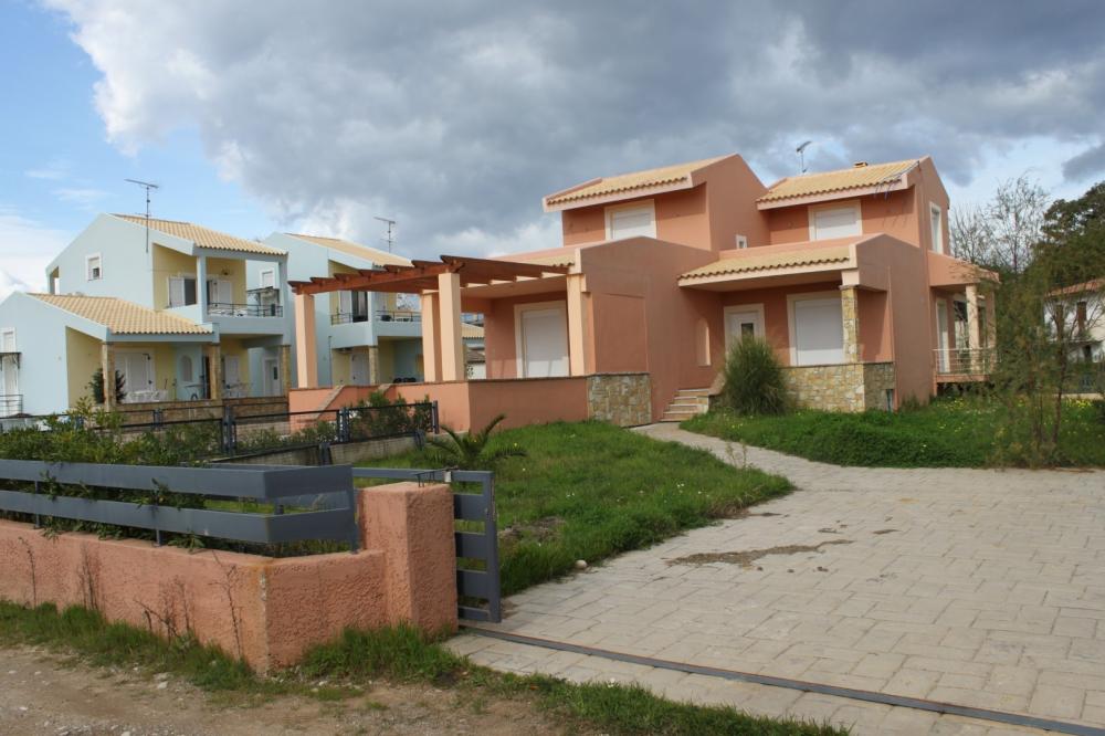 ΠΑΡΑΘΑΛΑΣΙΟ ΣΥΓΚΡΟΤΗΜΑ 17 ΚΑΤΟΙΚΙΩΝ  {noPicture}