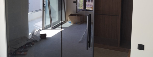 ΓΥΑΛΙΝΕΣ ΠΟΡΤΕΣ {noPicture}