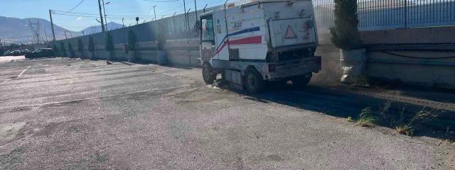 Η εταιρεία μας αναλαμβάνει καθαρισμούς εγκαταστάσεων με μηχανοκίνητο σάρωθρο. {noPicture}