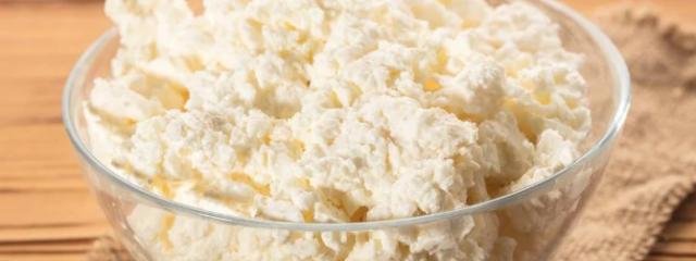 Cottage cheese και γιαούρτι