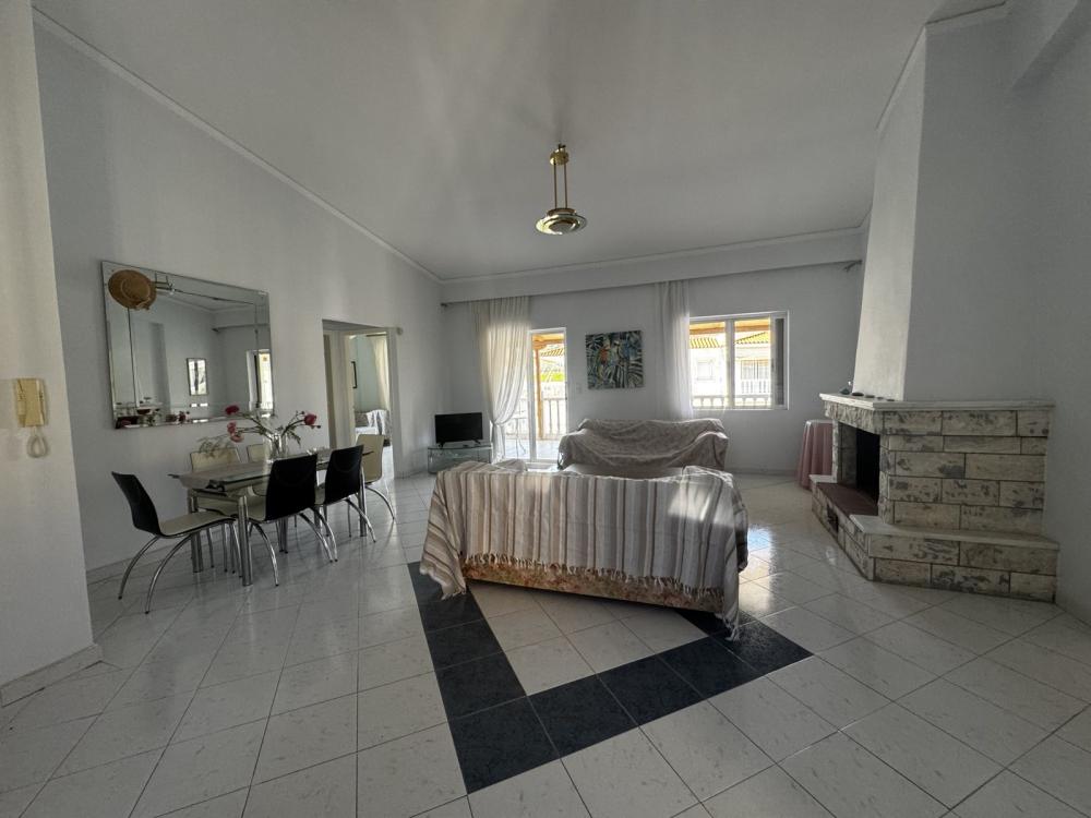 ΔΙΑΜΕΡΙΣΜΑ 90 ΤΜ ΣΤΗΝ ΠΑΡΑΛΙΑ ΣΥΛΙΒΑΙΝΑΣ ΑΚΡΑΤΑΣ