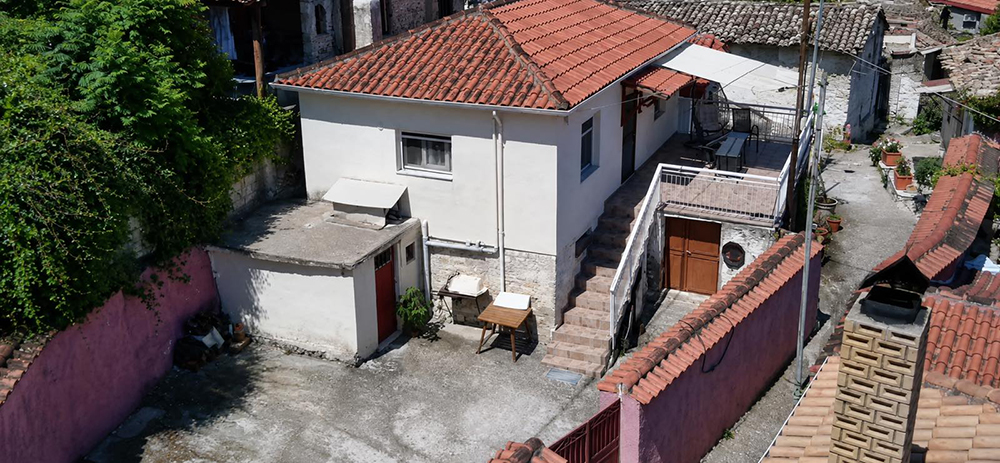 Πωλείται Ανακαινισμένη Μονοκατοικία με Μεγάλη Βεράντα & Θέα Θάλασσα - Πλάτανος Ακράτας {noPicture}
