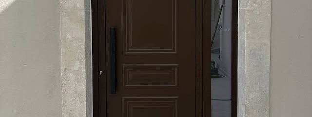 ΘΩΡΑΚΙΣΜΕΝΕΣ ΠΟΡΤΕΣ {noPicture}