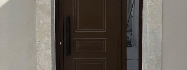 ΘΩΡΑΚΙΣΜΕΝΕΣ ΠΟΡΤΕΣ {noPicture}