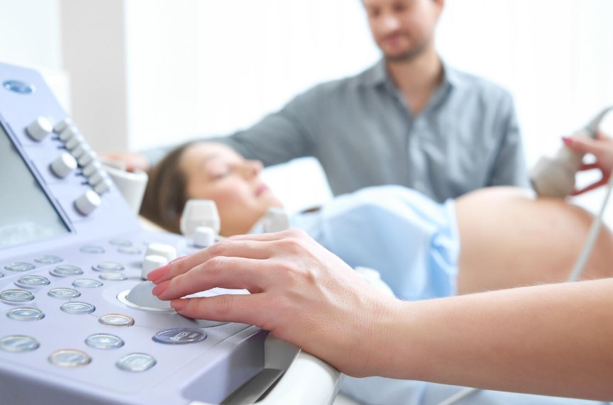 Η Γροσομανίδη Φωτεινή είναι Γυναικολόγος - Μαιευτήρας  