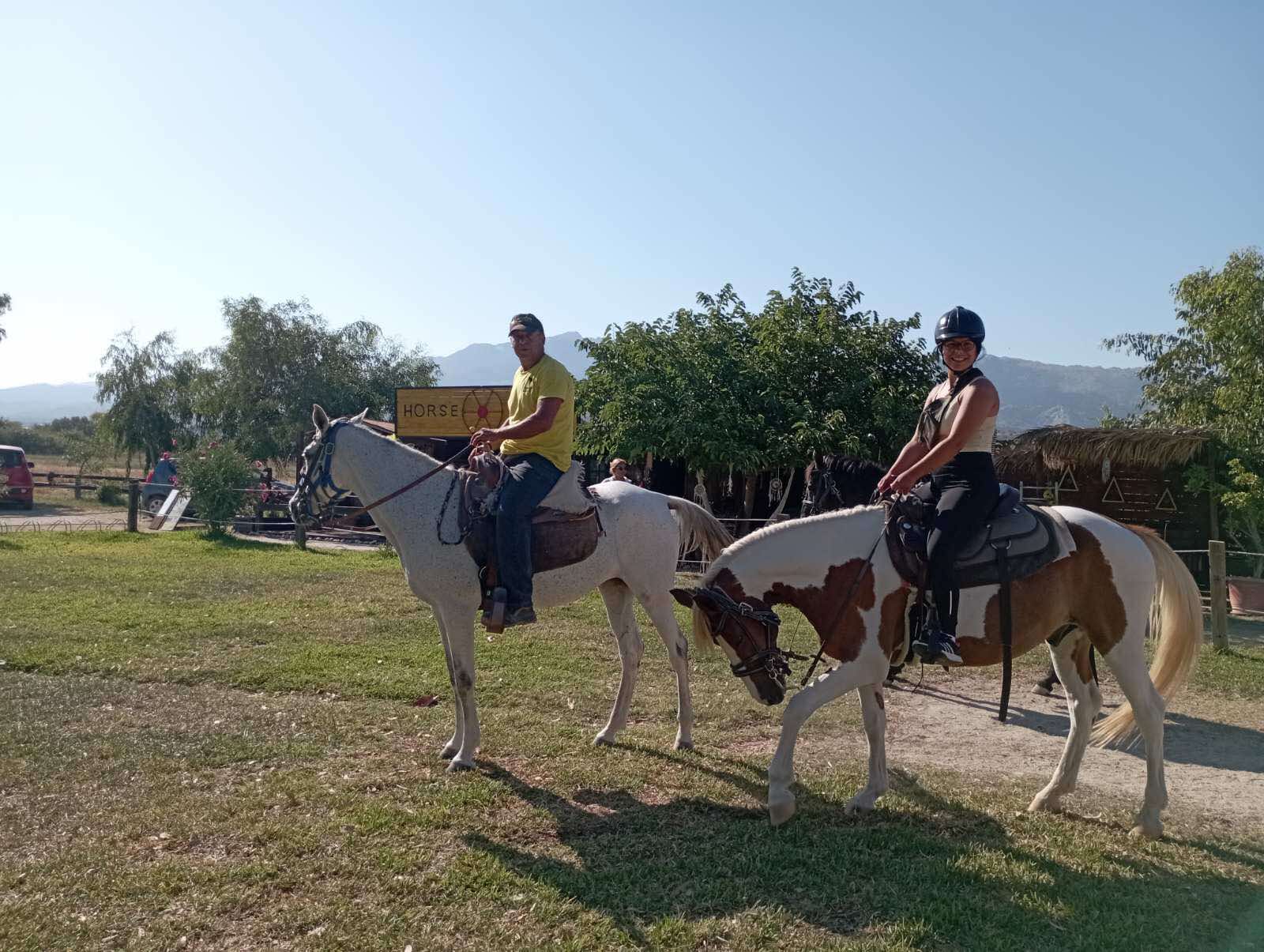 Βόλτες με Άλογα στη Φύση  