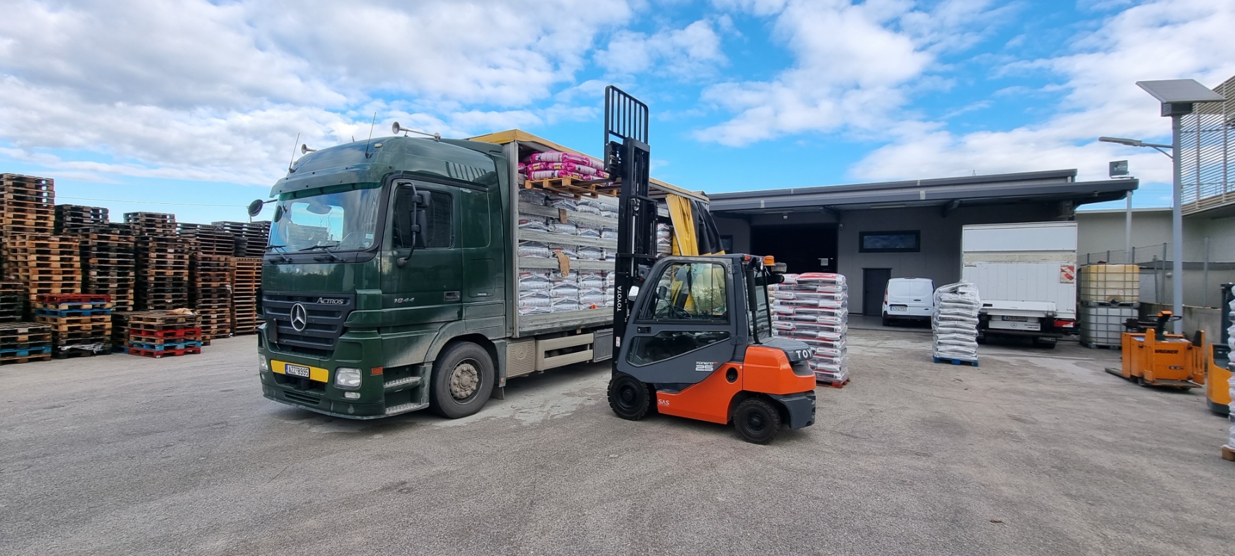 Πανελλαδική εξυπηρετήση 