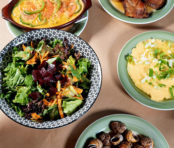 ΚΑΙ ΛΙΓΟ ΠΡΑΣΙΝΑΔΑ 