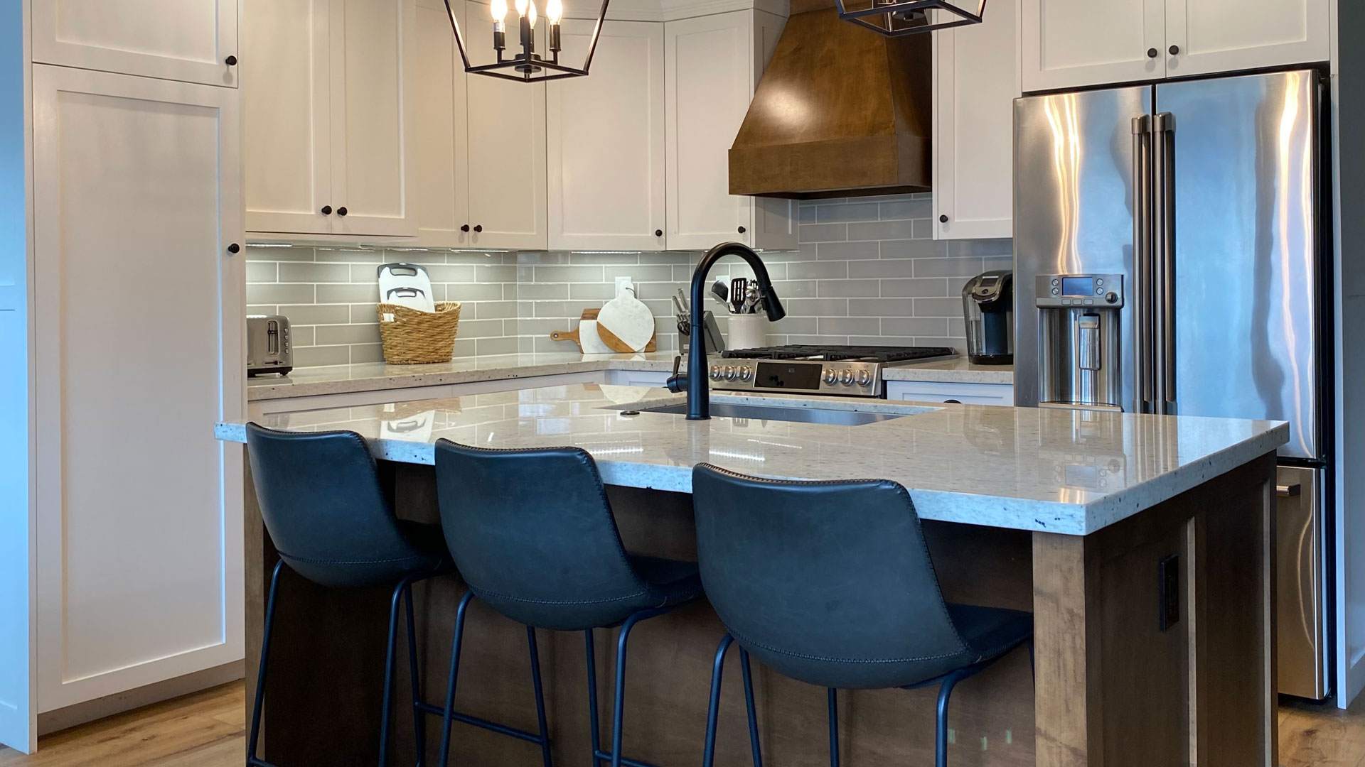 ΣΧΕΤΙΚΑ ΜΕ ΕΜΑΣ 