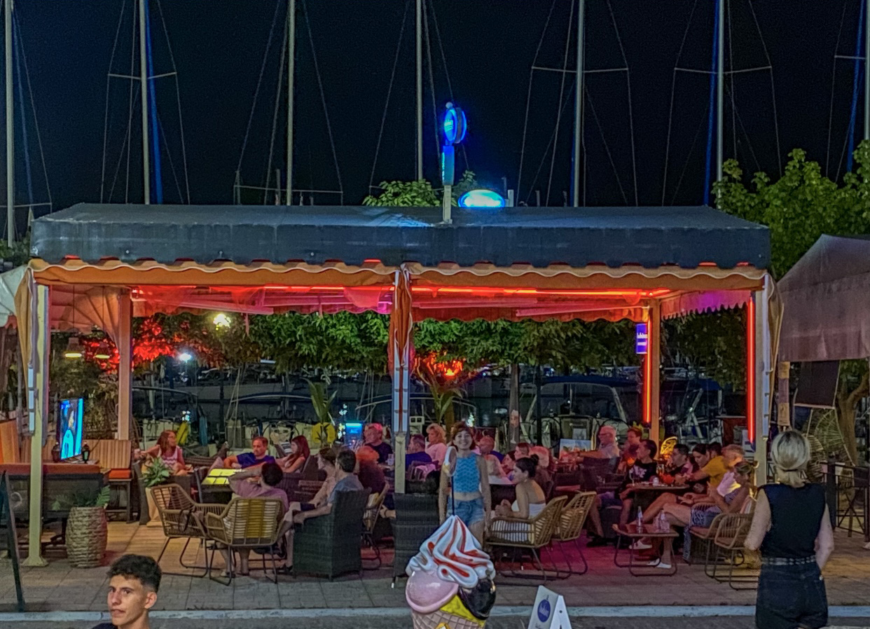 Dream Cafe Bar 