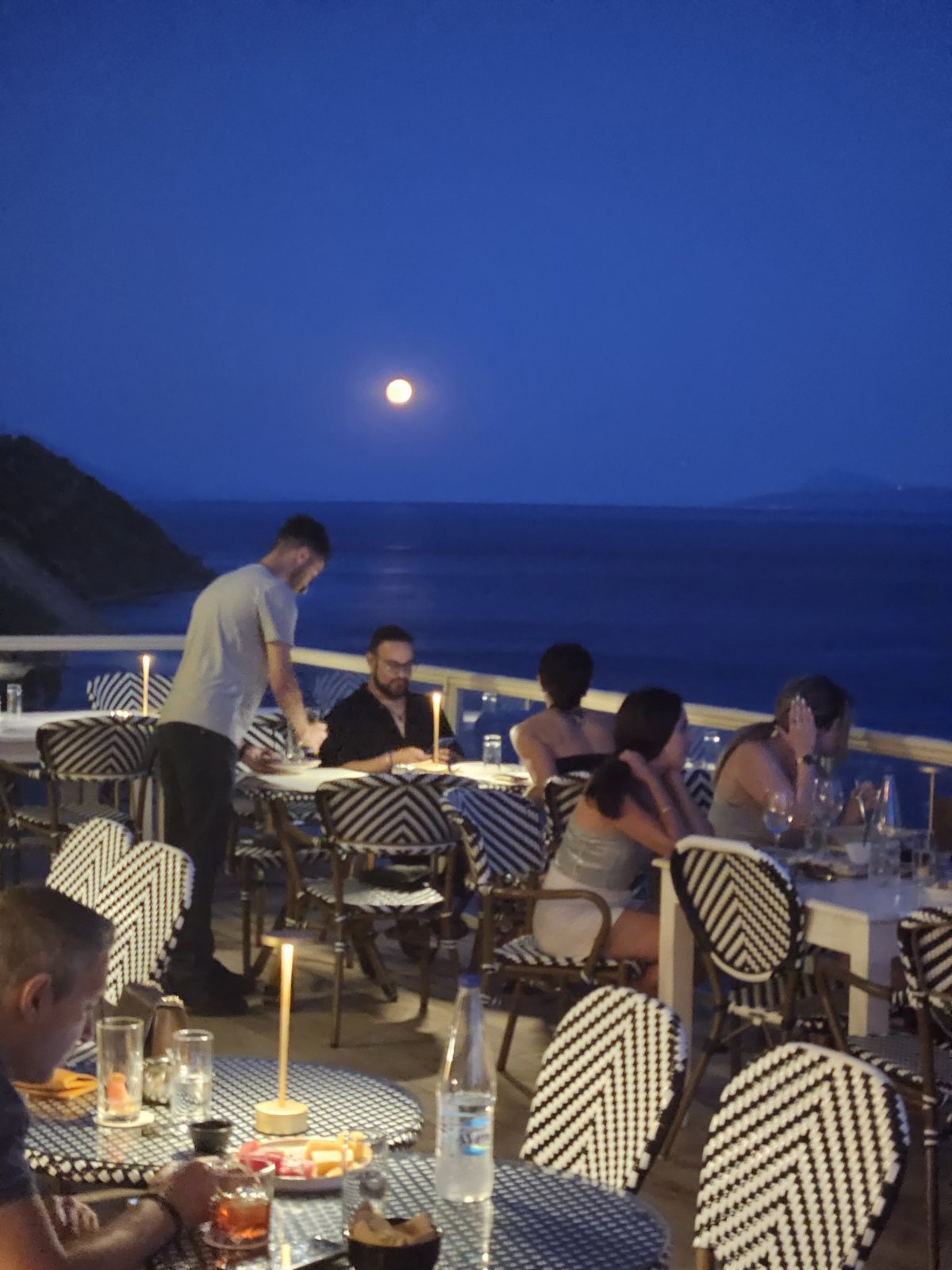 ΕΠΙΚΟΙΝΩΝΗΣΤΕ ΜΑΖΙ ΜΑΣ 