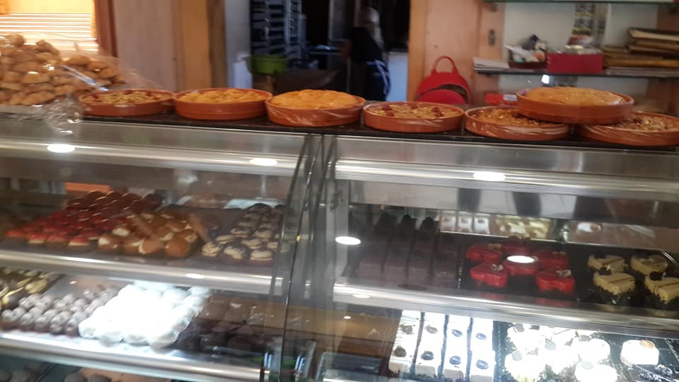 Τούρτες & Γλυκά Ζαχαροπλαστικής 