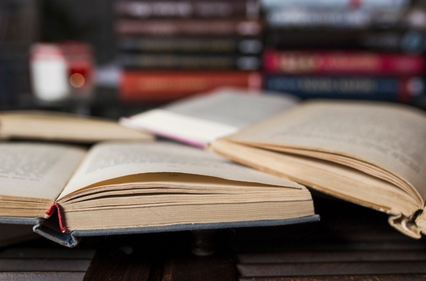 Επικοινωνήστε μαζί μας 