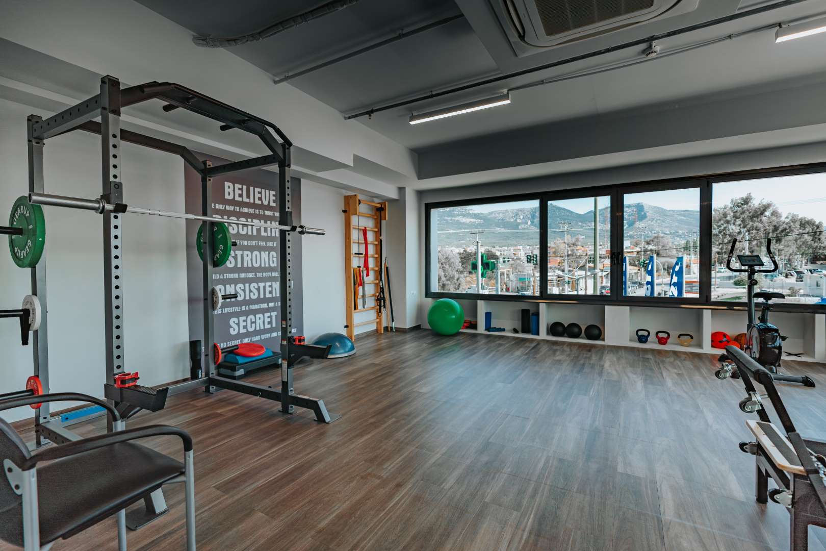 ΣΧΕΤΙΚΑ ΜΕ ΕΜΑΣ 