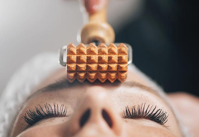 Μαδεροθεραπεία Προσώπου 