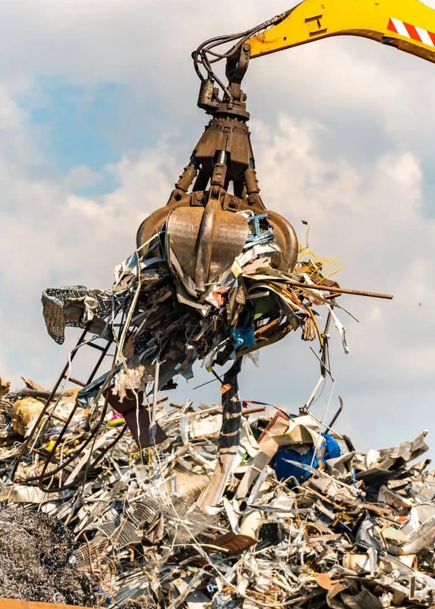 ΛΙΓΑ ΛΟΓΙΑ ΓΙΑ ΕΜΑΣ 