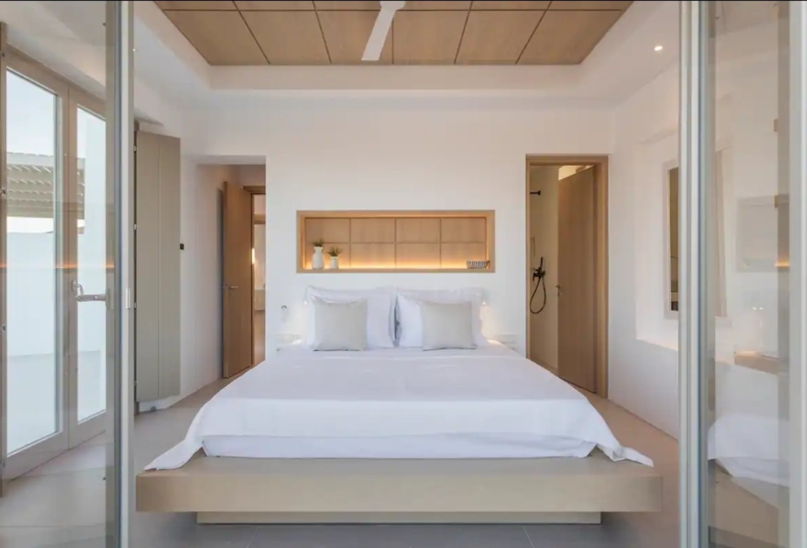 Καθαρισμός Βιλών & Airbnb στην Πάρο 