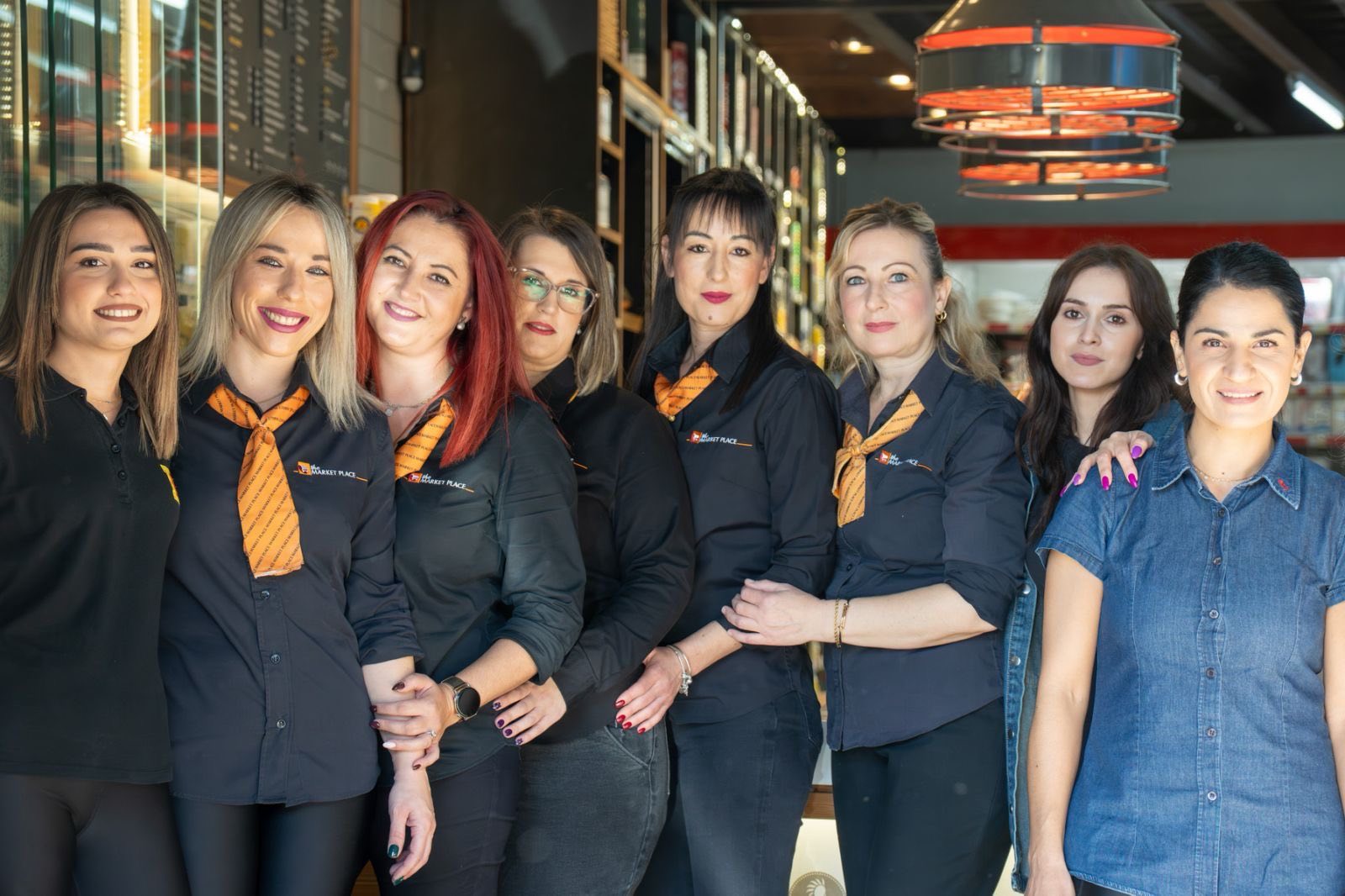 Επικοινωνήστε Μαζί μας 