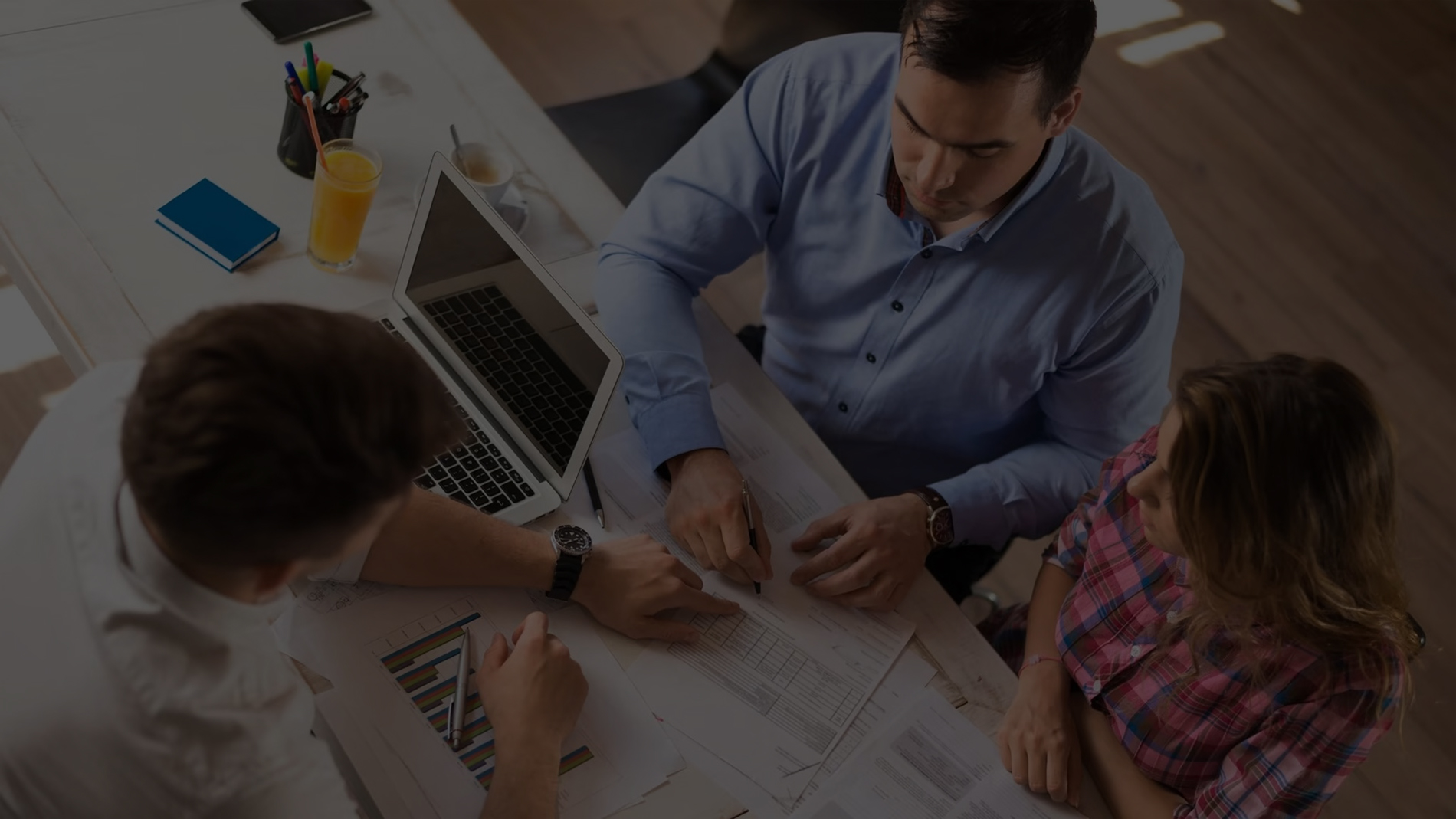 Στεκόμαστε δίπλα σας 