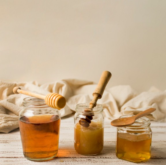 Στην επιχείρηση Μέλι Κωνσταντίνης  