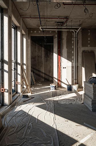 ΛΙΓΑ ΛΟΓΙΑ ΓΙΑ ΕΜΑΣ 