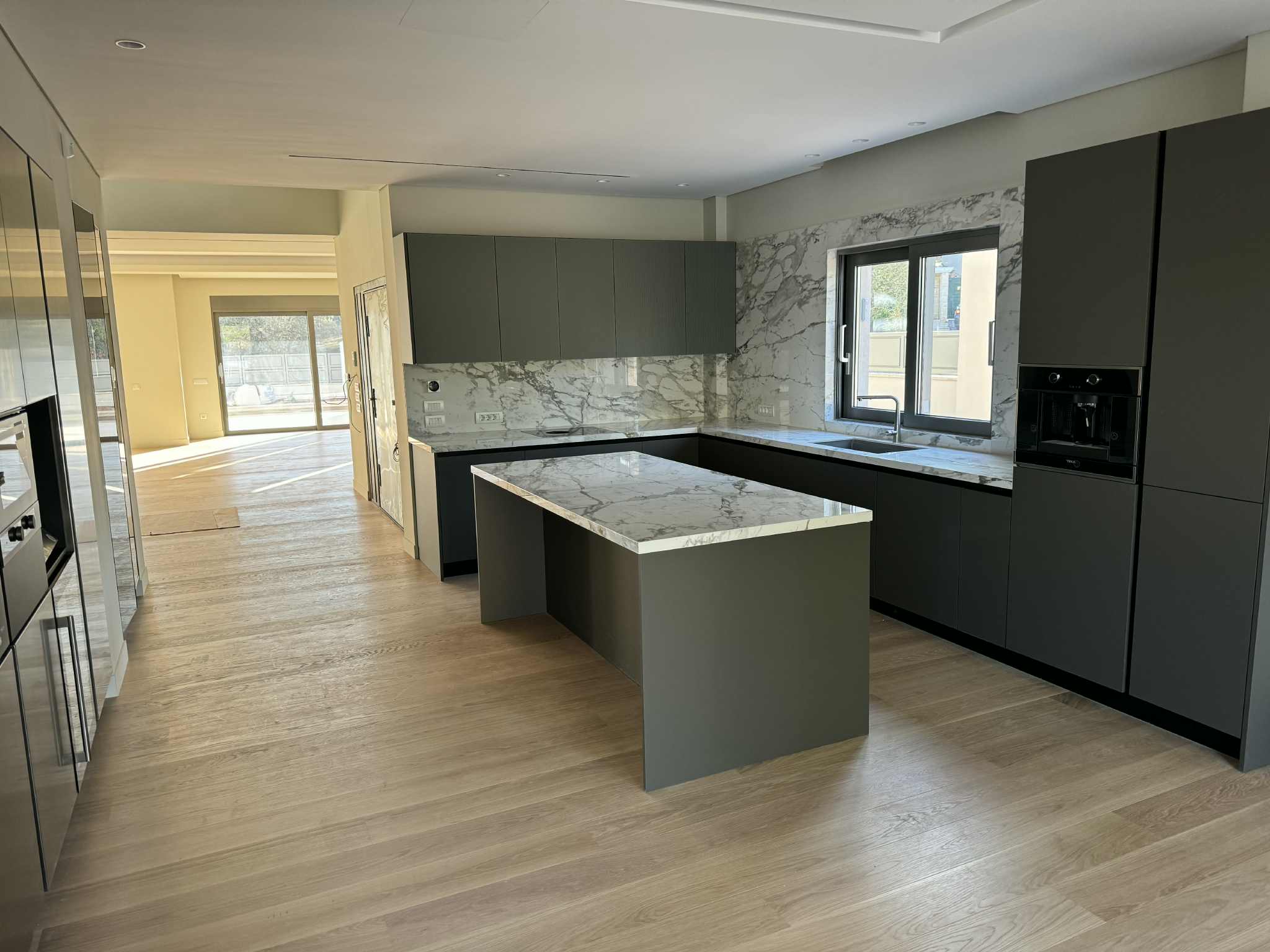 ΣΧΕΤΙΚΑ ΜΕ ΕΜΑΣ 