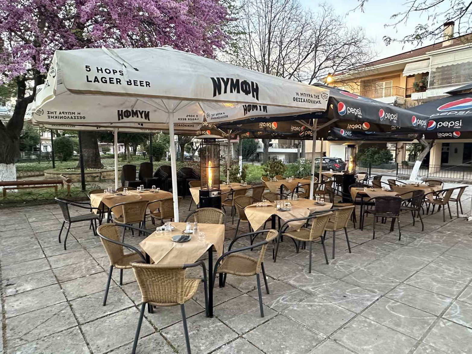 Ένα σημείο μέσα στην πόλη που συνδυάζει άνεση, ηρεμία και καλό φαγητό. 