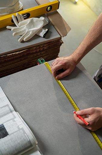 ΛΙΓΑ ΛΟΓΙΑ ΓΙΑ ΕΜΑΣ 