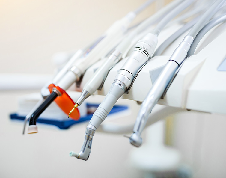 ΛΙΓΑ ΛΟΓΙΑ ΓΙΑ ΕΜΑΣ 