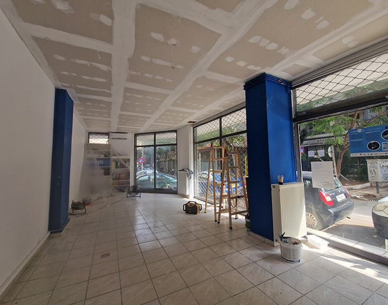 ΛΙΓΑ ΛΟΓΙΑ ΓΙΑ ΕΜΑΣ 