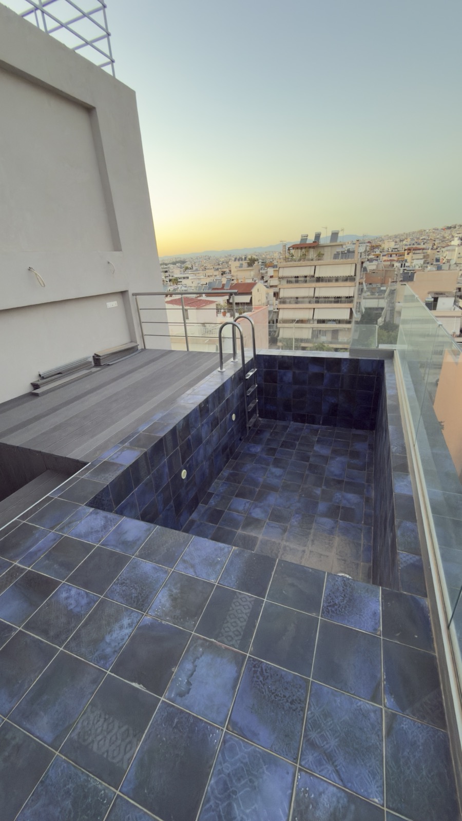 ΜΕΖΟΝΕΤΑ ΣΤΗΝ ΑΡΓΥΡΟΥΠΟΛΗ | Domera Construction