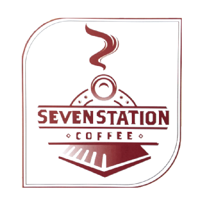 Seven Station Coffee Moschato – Café – Snack – Baguettes – Savory Pastries – Family Pizzas – Energy Bowls – Croissants – Muffins – Donuts – Beverages – Fresh Juices – Chocolate Drink – Tea – Delivery Moschato Attica