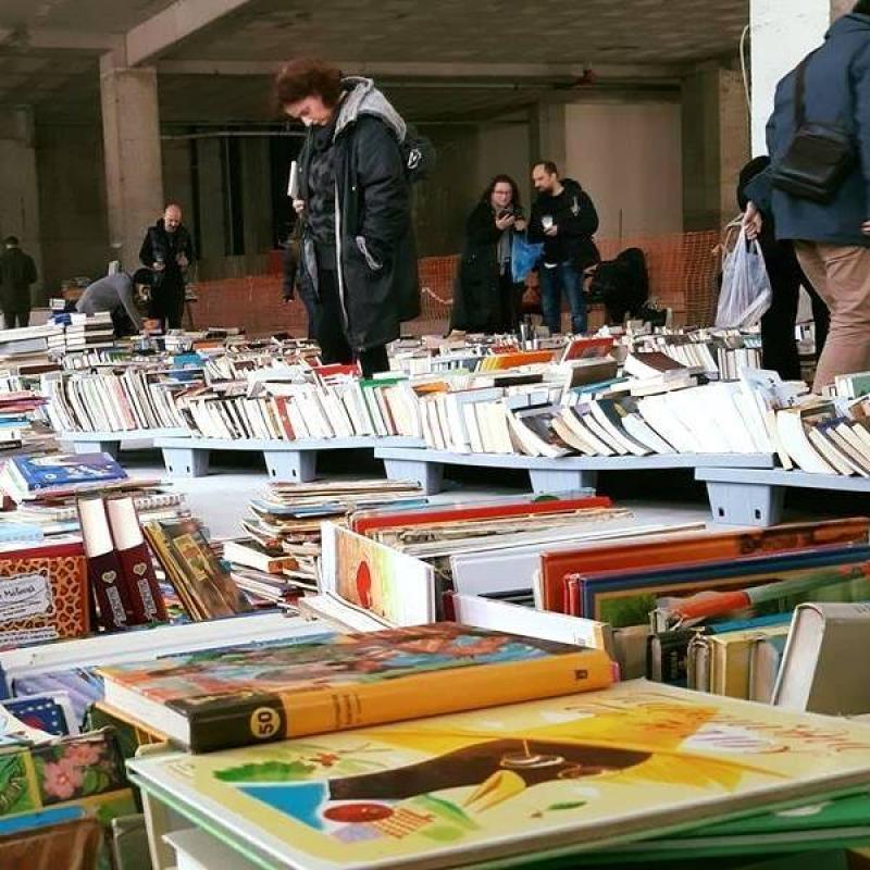 Παλαιοπωλείο Αστέγων - Παλαιά Βιβλία - Βιβλία Δεύτερο Χέρι - Μικροαντικείμενα