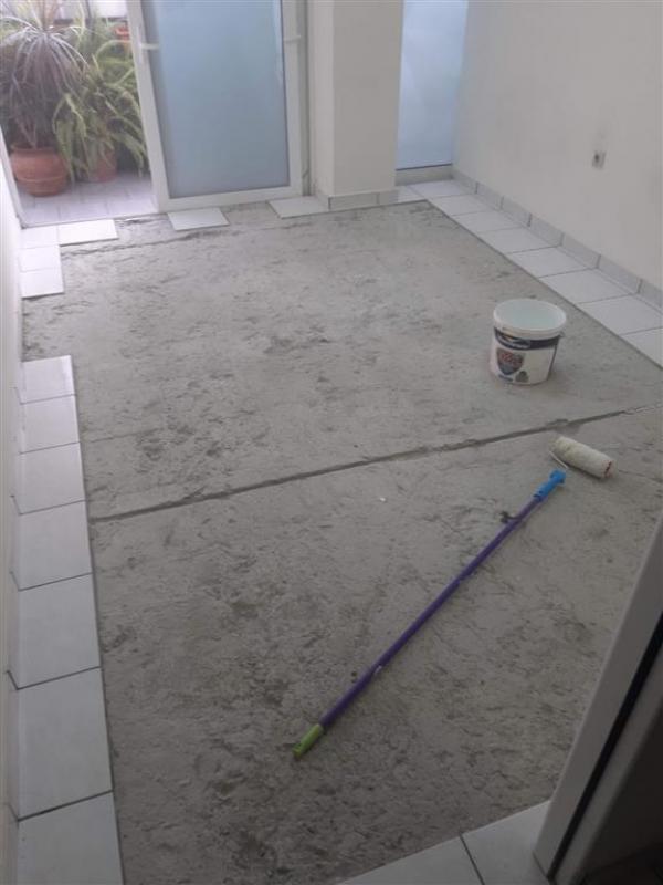 ΦΟΥΣΚΩΜΕΝΑ ΠΛΑΚΑΚΙΑ ΣΕ ΙΑΤΡΕΙΟ