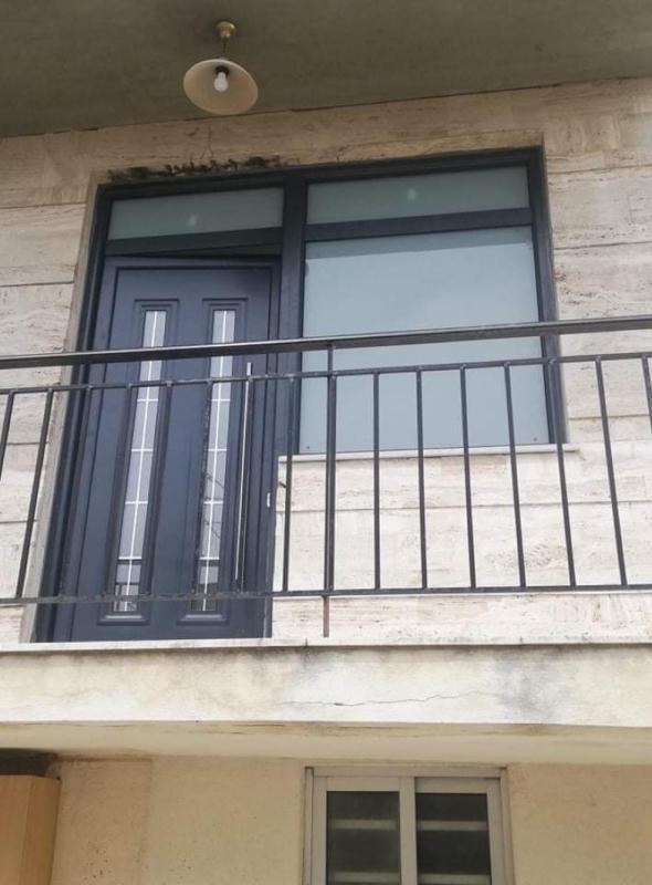 Πόρτα αλουμινίου