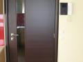 ΕΣΩΤΕΡΙΚΗ ΠΟΡΤΑ ΜΕ ΙΝΟΧ ΧΕΡΟΥΛΙ ΚΑΙ ΔΙΠΛΟ ΤΖΑΜΙ.