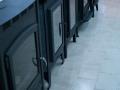 Η εταιρεία Kratki ιδρύθηκε στην πολωνική αγορά το 1998. Χάρη στην δυναμική ανάπτυξη και την ευρεία γκάμα των προϊόντων, βρέθηκε γρήγορα στην πρώτη γραμμή κατασκευαστών τζακιών στην Ευρώπη. Σήμερα τα προϊόντα της εξάγονται στις παρακάτω χώρες: Σουηδία, Νορβηγία, Φιλανδία, Λιθουανία, Λετονία, Εσθονία, Λευκορωσία, Ρωσία, Ουκρανία, Τσεχία, Σλοβακία, Γερμανία, Σλοβενία, Κύπρος, Ελλάδα, Ισπανία, Πορτογαλία, Βέλγιο, Γαλλία, Ρουμανία, Βουλγαρία, Αυστρία, Ελβετία και Ιταλία.
Είναι κάτοχοι πολλών σημαντικών βραβείων και συμμετέχουν ενεργά σε φιλανθρωπικές δραστηριότητες. Έχουν κατακτήσει το τίτλο και το μετάλλιο \