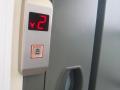 MAISON LIFT plus:  ΔΙΑΘΕΣΙΜΟ ΚΑΙ ΜΕ INVERTER (VVVF) απο 19.000 € εως 30.000 € +

Ο υδραυλικός ανελκυστήρας MaisonLIFT PLUS της αποτελεί την κατάλληλη λύση για μεταφορά προσώπων σε κτίρια με φρεάτιο, αλλά και σε κτίρια χωρίς φρεάτιο για τα οποία προσφέρεται η λύση αλουμινοκατασκευής ή σιδηροκατασκευής φρεατίου. Η χρήση του MaisonLIFT PLUS βρίσκει εφαρμογή σε διάφορους τύπους κτιρίων, όπως μεζονέτες, επαγγελματικούς χώρους και γενικότερα κτίρια με περιορισμούς στο βάθος πυθμένα ή στο ύψος τελευταίου ορόφου. Επίσης, χάρη στις μεγάλες διαστάσεις θαλάμου και πόρτας είναι απόλυτα κατάλληλος για χρήση και από άτομα με κινητικές ιδιαιτερότητες, ηλικιωμένους και γονείς με μικρά παιδιά.

Τα πλεονεκτήματα του maisonLift (ανελκυστήρας για μεζονέτες)
Δεν απαιτείται φρεάτιο ανελκυστήρα.
Δεν απαιτείται επιπλέον χώρος για μηχανοστάσιο
Οι χαμηλότερες απαιτήσεις στην αγορά για βάθος πυθμένα (ΒΠ) και ύψος τελευταίου ορόφου (ΥΤΟ)
Υψηλής αισθητικής αποτέλεσμα και προσαρμογή στον περιβάλλοντα χώρο
Αυτόματος απεγκλωβισμός
Αθόρυβη λειτουργία: 45-50db (Πιστοποιητικό Ενεργειακής Κατανάλωσης)
Πιστοποιητικό εξέτασης τύπου σύμφωνα με την Ευρωπαϊκή οδηγία 95/16 ΕΚ  (φορέας TUV) και εναρμονισμένο με το πρότυπο EN 81-21.
Μηχανισμός προστασίας του συντηρητή όταν εργάζεται στους χώρους του πυθμένα ή πάνω από τον θάλαμο.

The maisonLift Concept 
Αλουμινοκατασκευή φρεατίου
Δίνει τη δυνατότητα εγκατάστασης ανελκυστήρα σε περιπτώσεις όπου δεν υπάρχει φρεάτιο
Αποτελείται από τρία προφίλ αλουμινίου κολόνα φρεατίου,
οριζόντιο προφίλ φρεατίου και πηχάκι φρεατίου
Δυνατότητα επιλογής γυάλινης επένδυσης
Υψηλής αισθητικής αποτέλεσμα

Υδραυλικό σύστημα Ανύψωσης 
Κατασκευάζεται με υλικά υψηλής ποιότητας που εξασφαλίζουν τη μέγιστη διάρκεια ζωής
Εξαιρετική ακρίβεια ισοστάθμισης που εξασφαλίζει άνετη μεταφορά
Χαμηλό κόστος και ελάχιστες απαιτήσεις συντήρησης, άμεσα διαθέσιμα ανταλλακτικά
Συμβατό και με βιοδιασπώμενο και μη αναφλέξιμο λάδι
Μονάδα Ισχύος 
Άμεση πρόσβαση στο χώρο της μονάδος ισχύος του ασανσέρ από τον ιδιοκτήτη του ανελκυστήραγια περιπτώσεις απεγκλωβισμού
Άμεση πρόσβαση στο χώρο της μονάδος ισχύος μόνο από τον εγκαταστάτη του ανελκυστήραγια τις εργασίες συντήρησης
Κινητήρας τριφασικός και μονοφασικός κατόπιν παραγγελίας