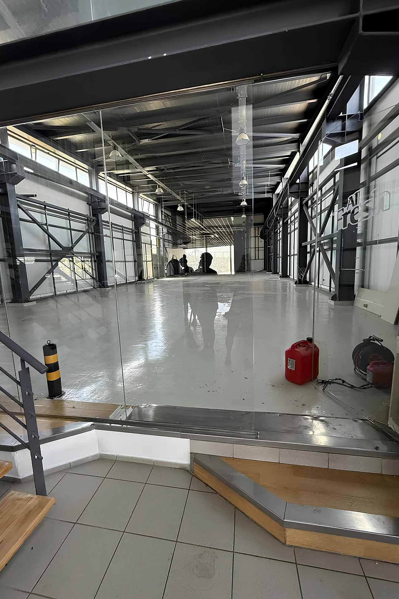 στη βελτίωση της καθημερινότητας & της επαγγελματικής εικόνας...