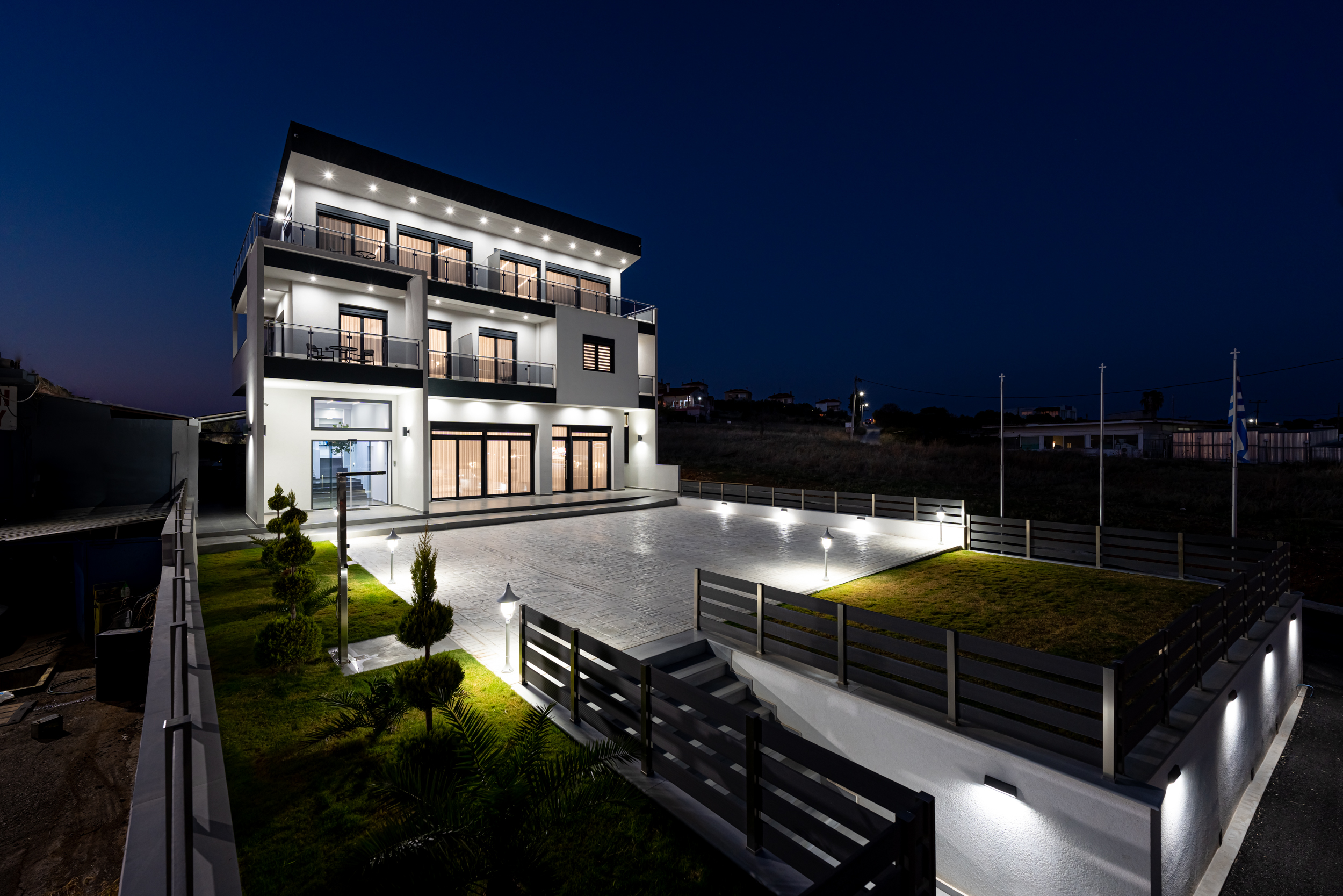 Luxury Living with a View Luxury Living with a View