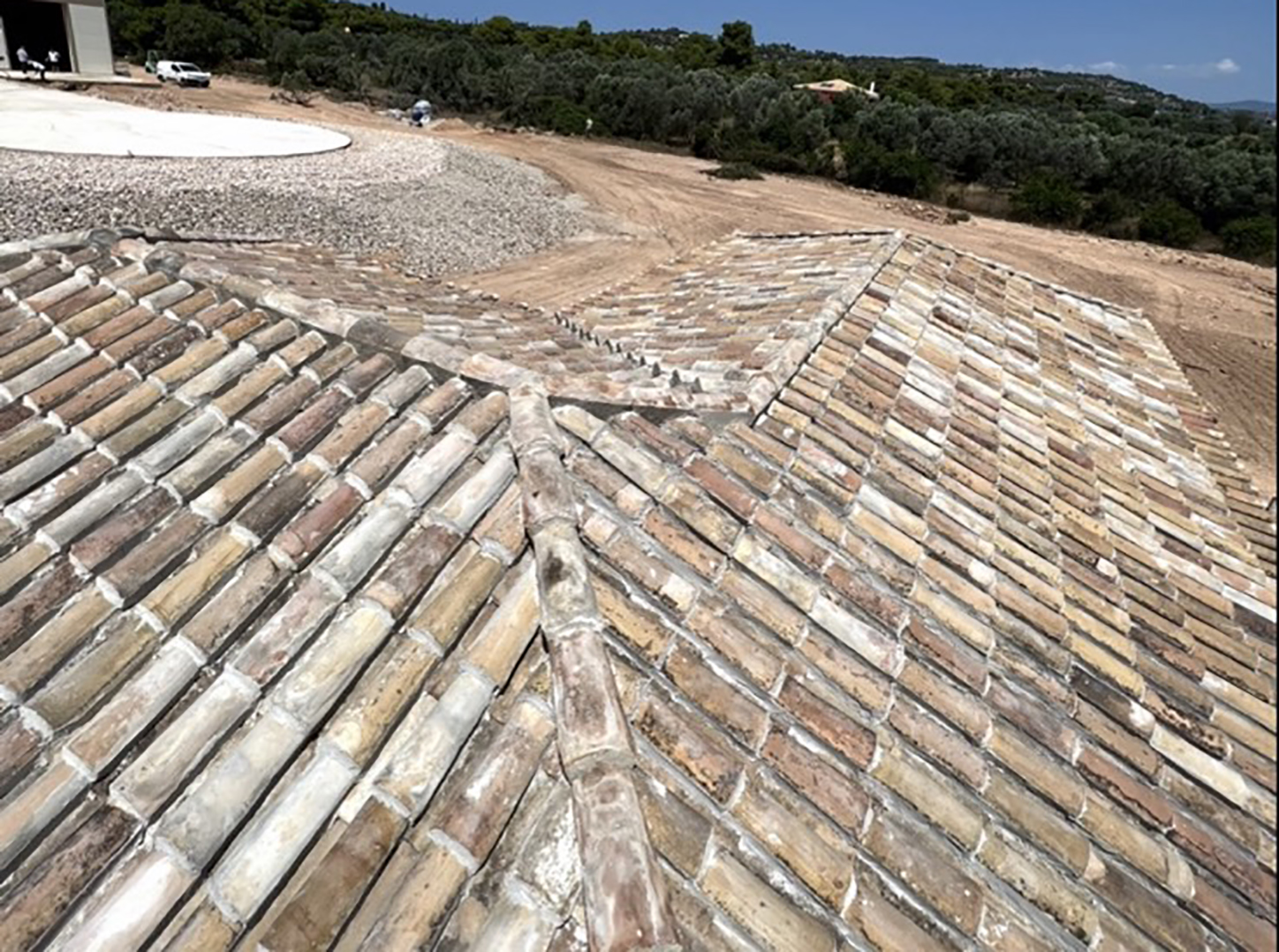 Κατασκευάζουμε Στέγες που Αντέχουν στον Χρόνο