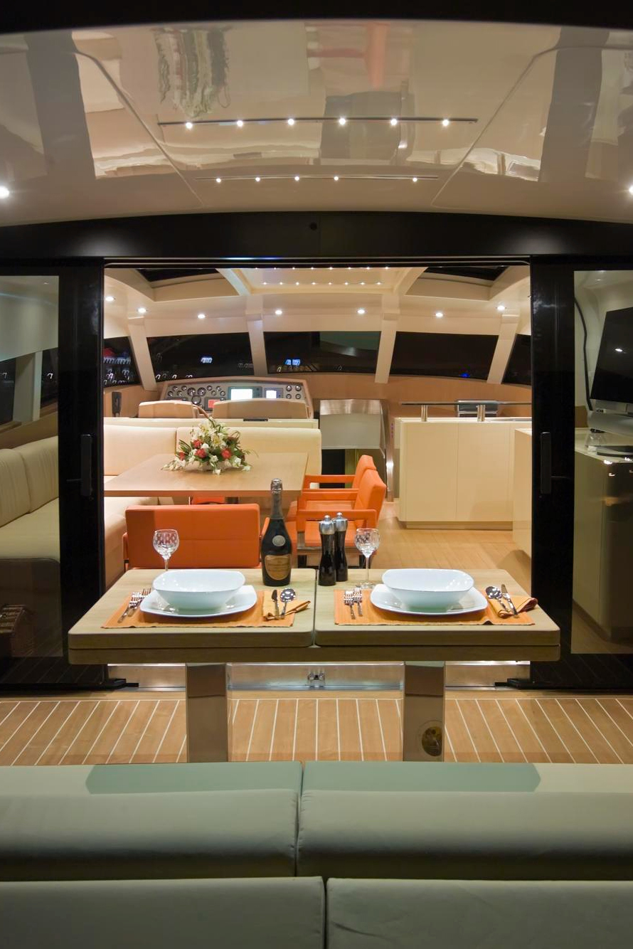 Specialized Boat Cleaning at Samos Marina